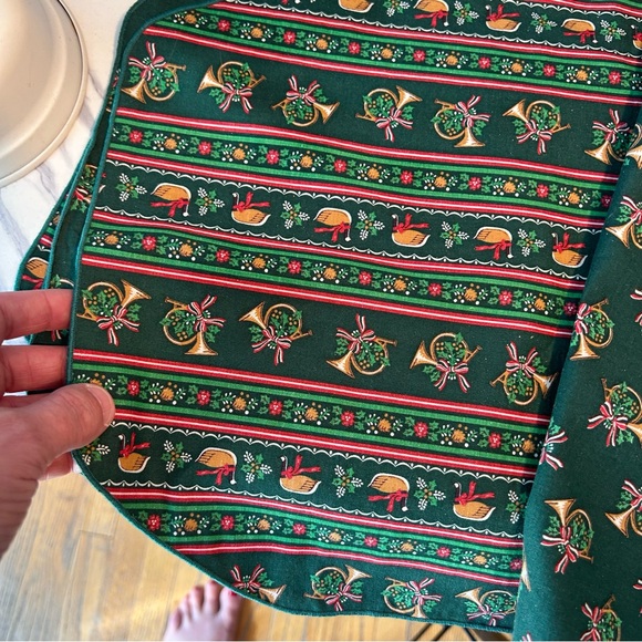 Christmas holiday French horns 6 placemats - Picture 9 of 10